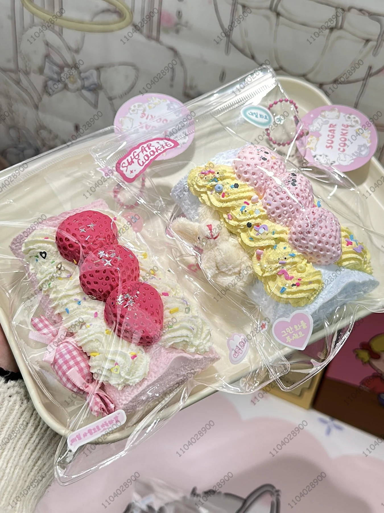 イチゴスイスロールタバスクイーズマカロンカラースクリームケーキロールスクイーズトイもちトイ抗ストレスリリースハンドリラックスギフトトイ