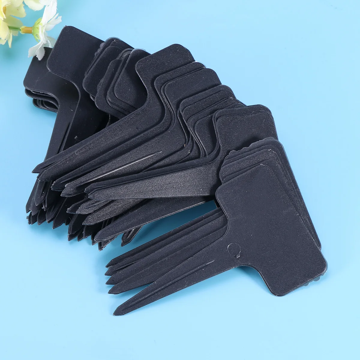 

100pcs Durable Plastic Plant Labels Waterproof Garden Tags for Succulents Reusable Plant Markers