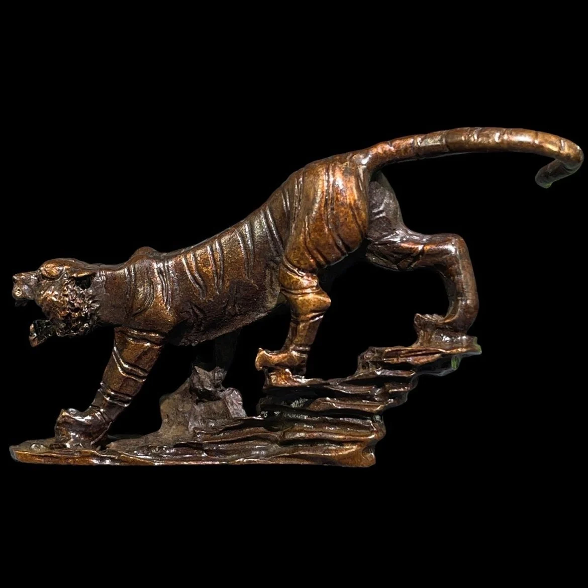 Retro solid bronze downhill tiger zodiac tiger ornaments, home fortune town house, office decoration, feng shui ornaments