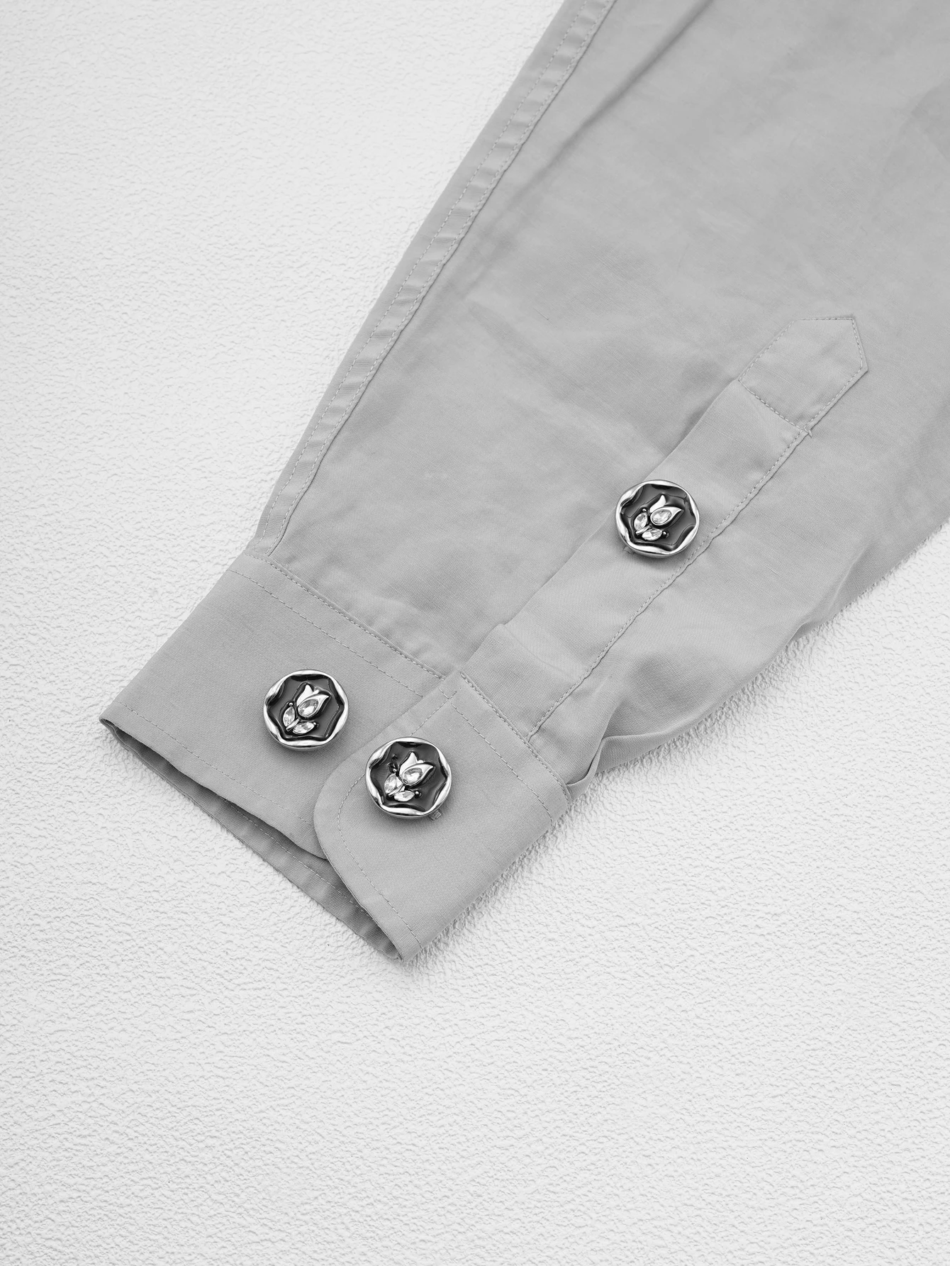 

1/2/5pcs Black Enamel Crystal Tulip Button Clasp for Men's And Women's Shirts Woolen Coats DIY Decorative Buttons Set