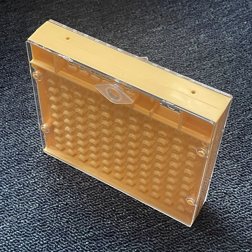 Bee Comb Box For Nicot Queen System Hatch Royalty Non-Grafting Egg Plastic Insert Into Honeycomb For Breeding Incubator Tools