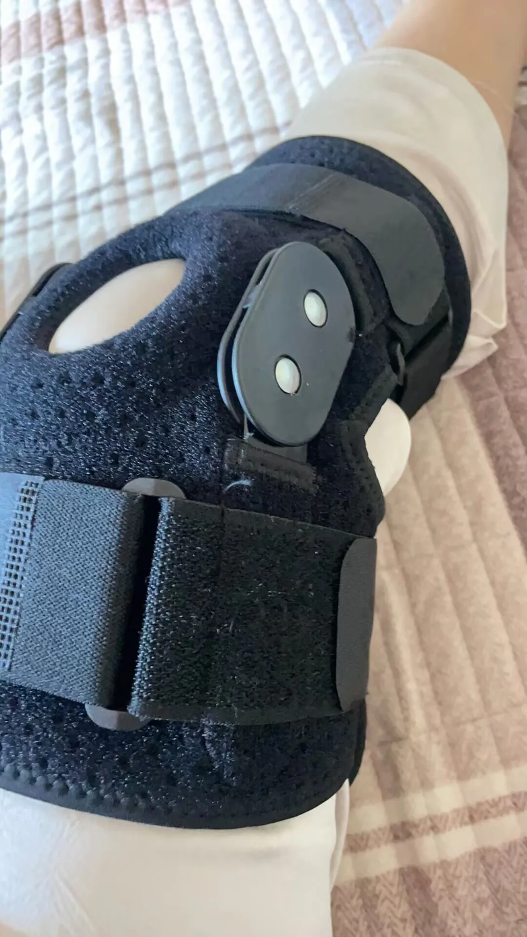 

1 шт. Наколенник-бандаж для защиты коленной чашечки, эластичная фиксирующая лента для суставов, для спорта, бега, баскетбола, волейбола, тренажерного зала, рукав-бандаж для ноги