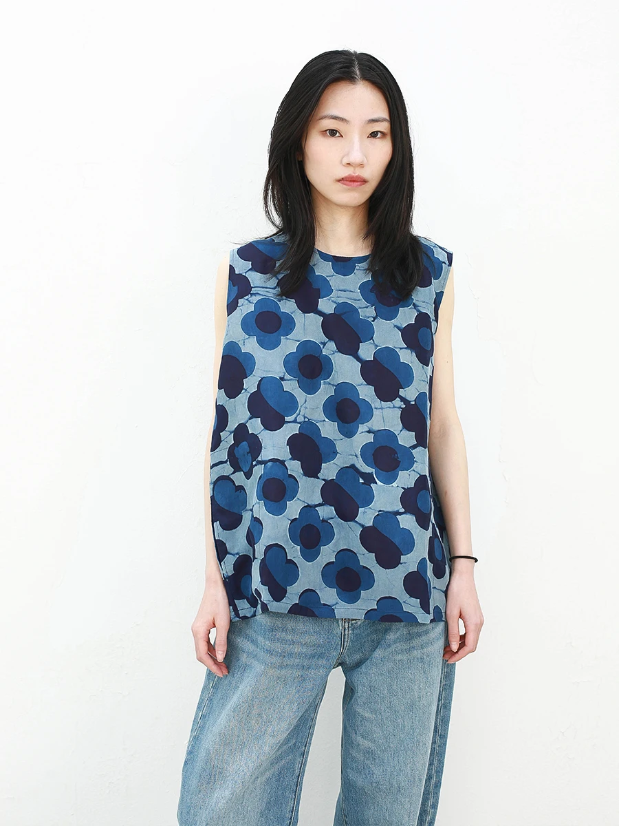 

Жилет из натурального шелка с растительной окраской, свободного кроя, с круглым вырезом, на пуговицах, с принтом, в уличном стиле, летняя мода