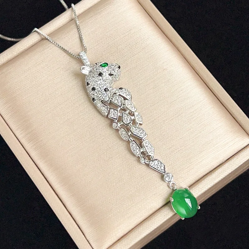 2024 New Jewelry Red Corundum Green Chalcedony Plain Retro Leopard Pendant Main Stone 8*10
