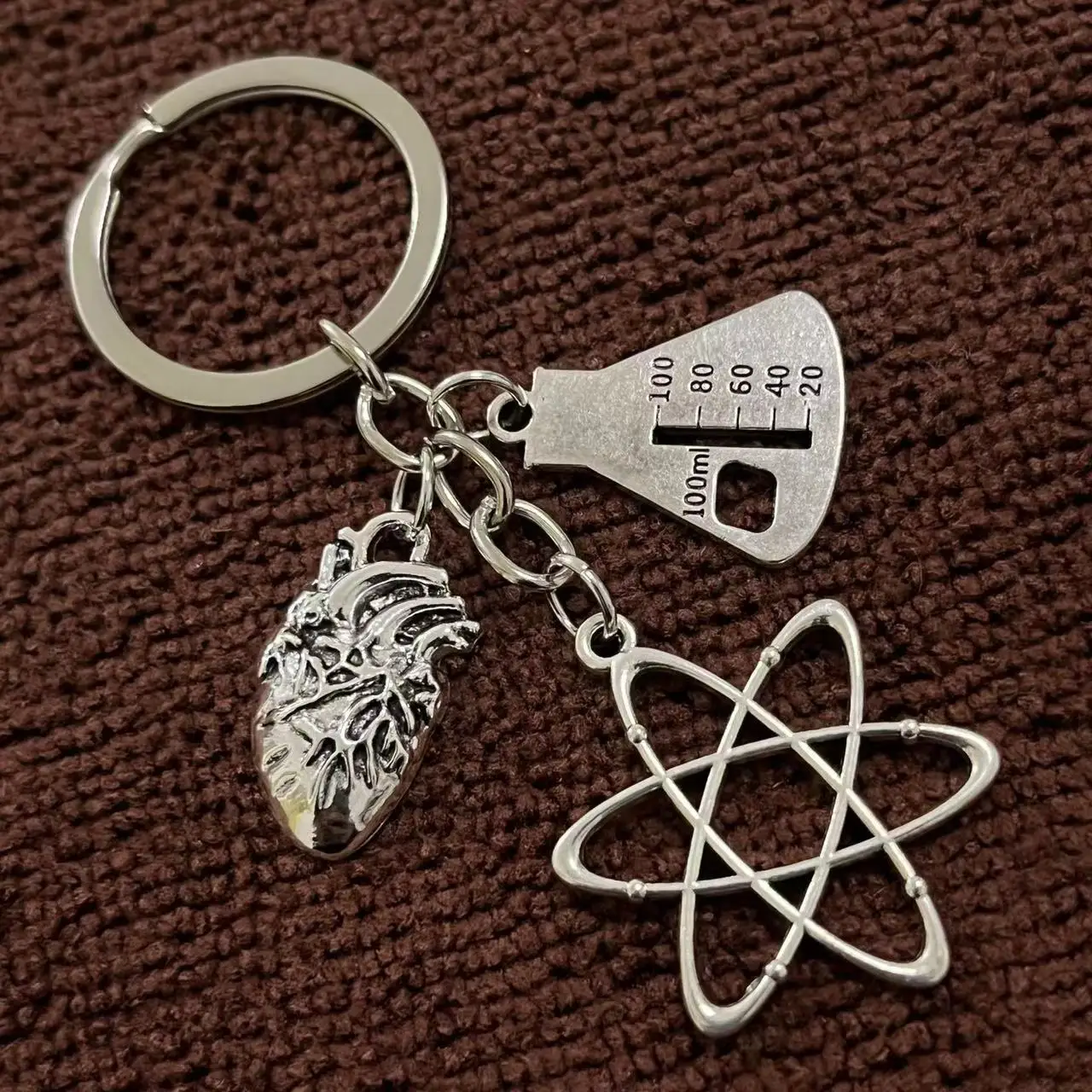 Heart, Brain, Lung Lobe, Microscope, Organic Compounds, Measuring Cup, DNA Chemistry, Biomedical Keychain