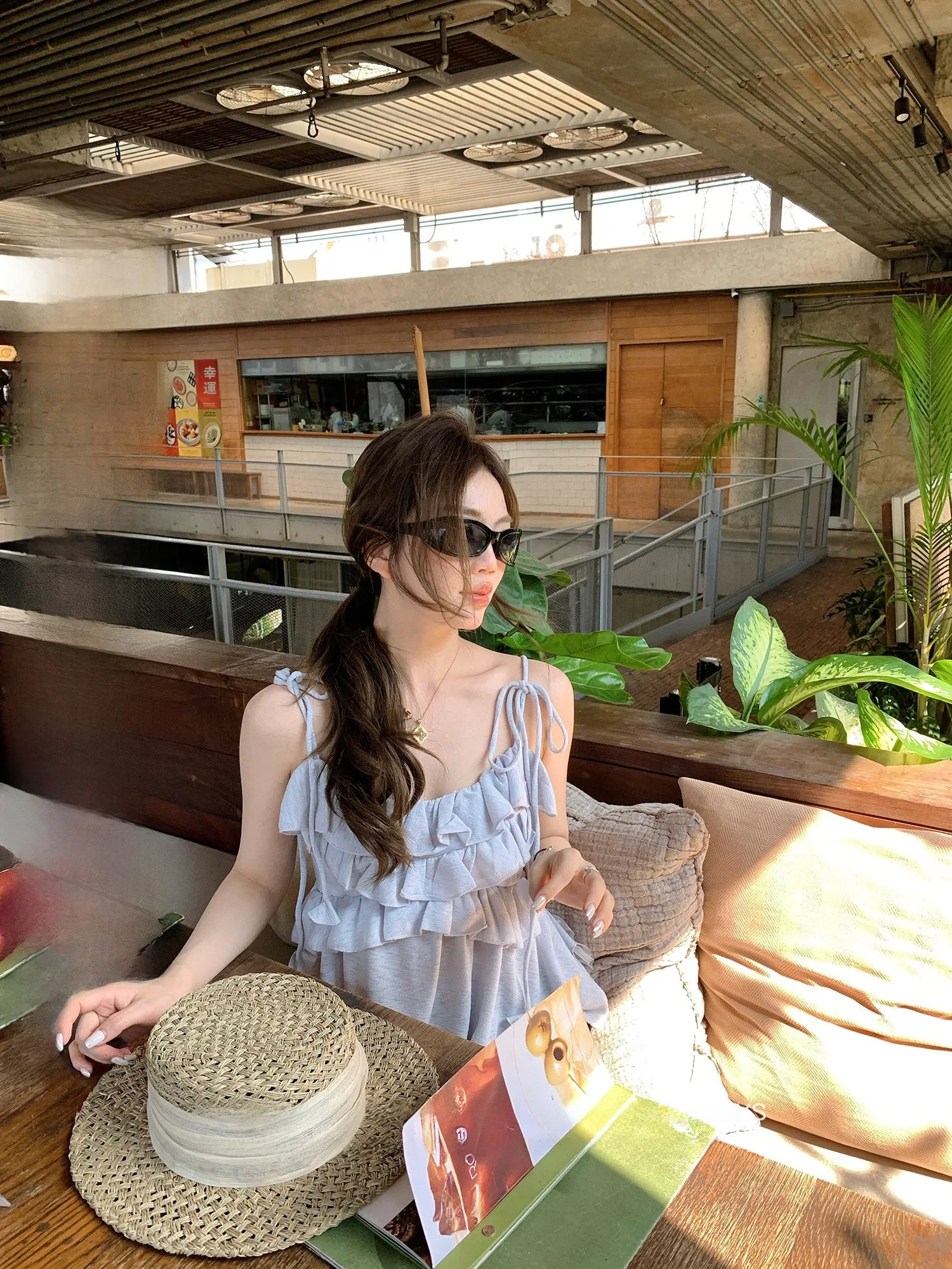 

Новый летний женский топ-жилет Parisian Sweet Dr с кружевной отделкой, на бретельках, из полиэстера, с V-образным вырезом