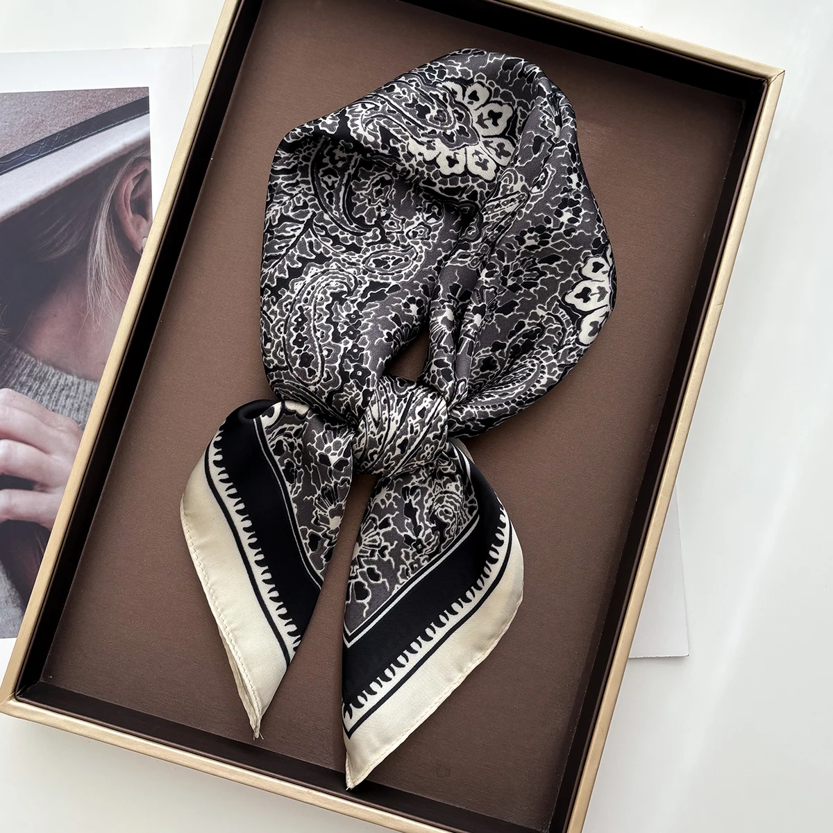 Dame Mode Paisley Schal Seide Gefühl Quadratisches Halstuch Bandana für Frauen Schal Schals Wrap Kopftuch Haarband Krawatten – Detail 12