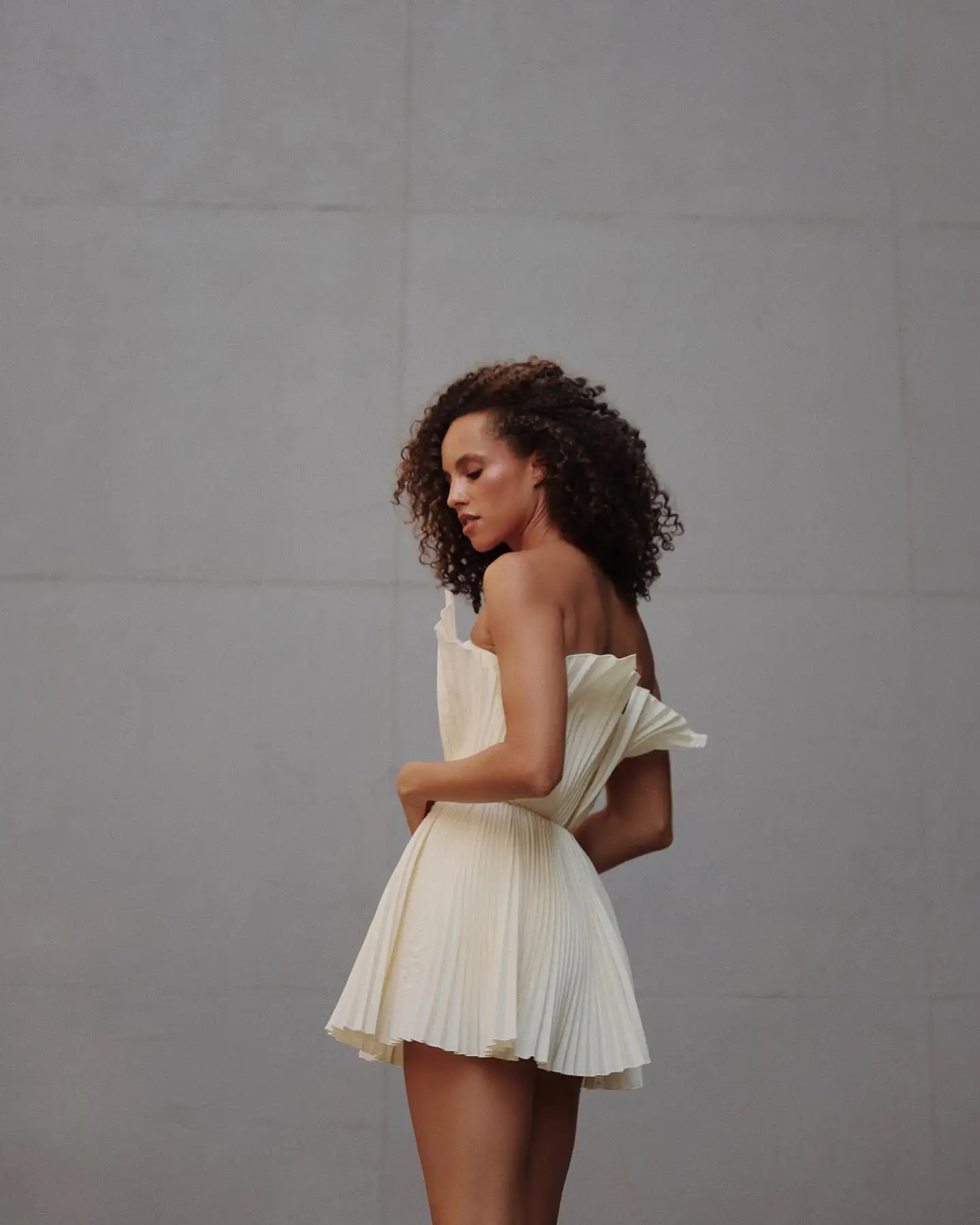 Moda sem alças plissado malha mini vestido exclusivo babados em camadas tule cocktail vestido de noite romântico formal vestidos de festa