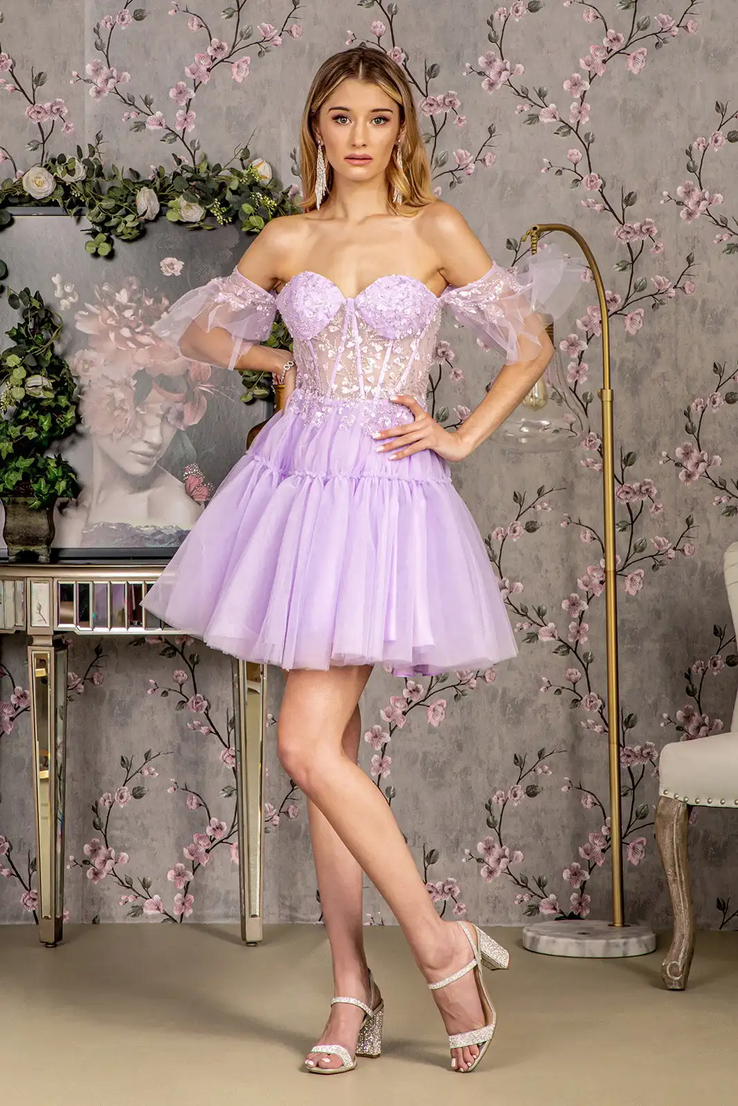 

Off the Shoulder A-line Mini Prom Dresses Sweetheart Pleated Homecoming Dress With Corset Appliques Beading Teen's Evening Gowns