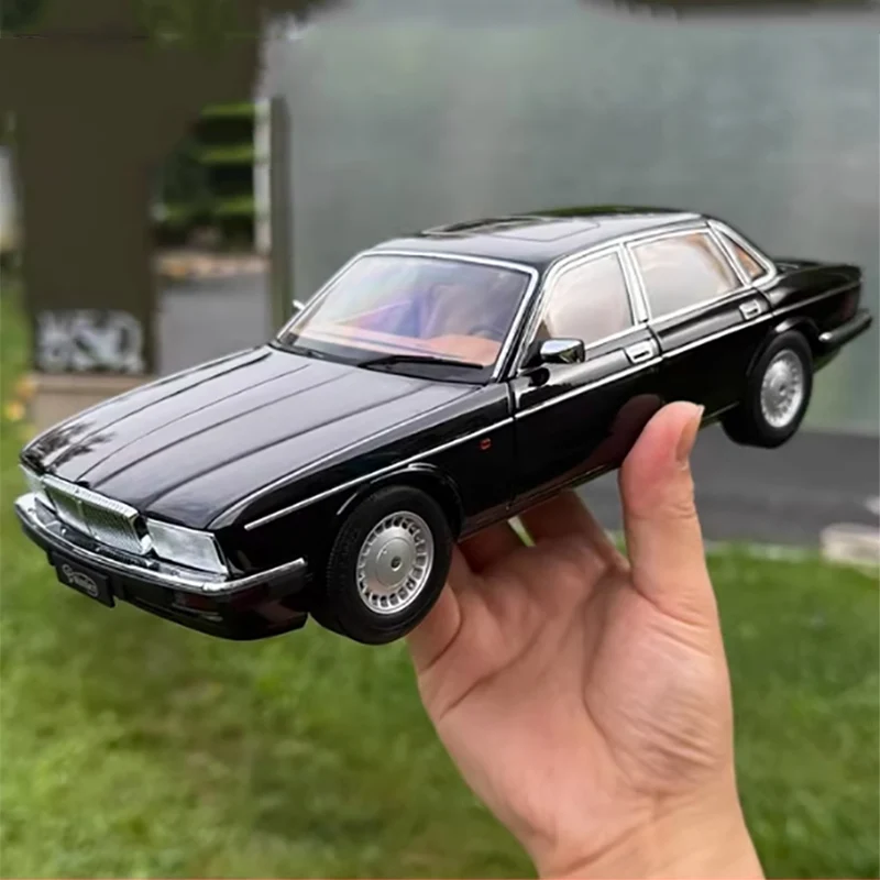 Almost Real 1/18 Jaguar XJ6 XJ40 alloy static car model