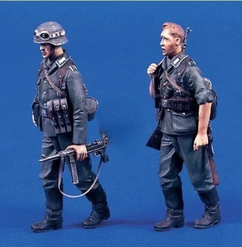 

1/35 Scale Resin Figure Assembled Model Kit Historical Hobby Miniature Marching Soldiers 2 Unassembled and Unpainted 1005A