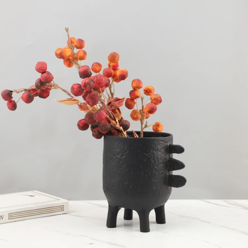 Wabi Sabi style black coarse texture quadrupedal flower ware creative side claw shaped decor resin vase living room decoration