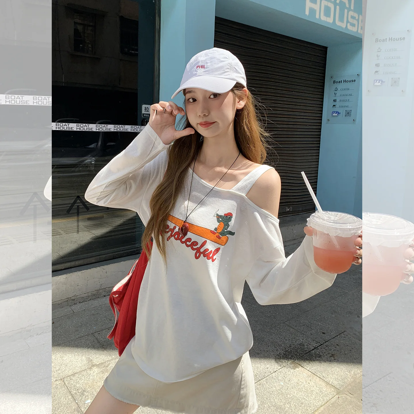 

Korean Style White Letter Print Long Sleeve T-Shirt for Women 2025 Summer New Loose Slimming Off-Shoulder Top with Straps