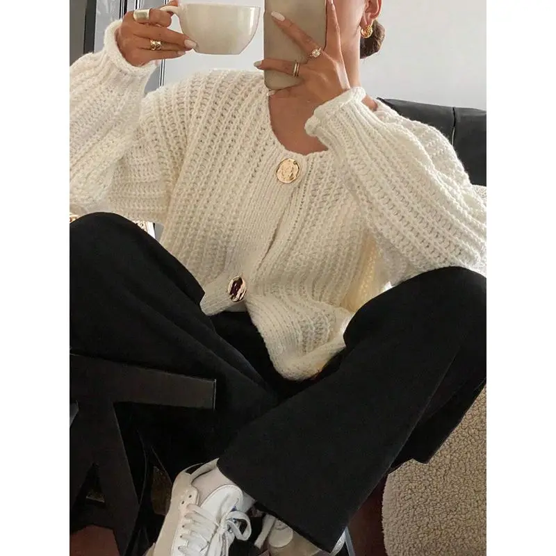 

Combhasaki женский осенне-зимний свободный свитер, кардиганы с длинными рукавами и круглым вырезом на пуговицах, однотонное трикотажное пальто с карманами