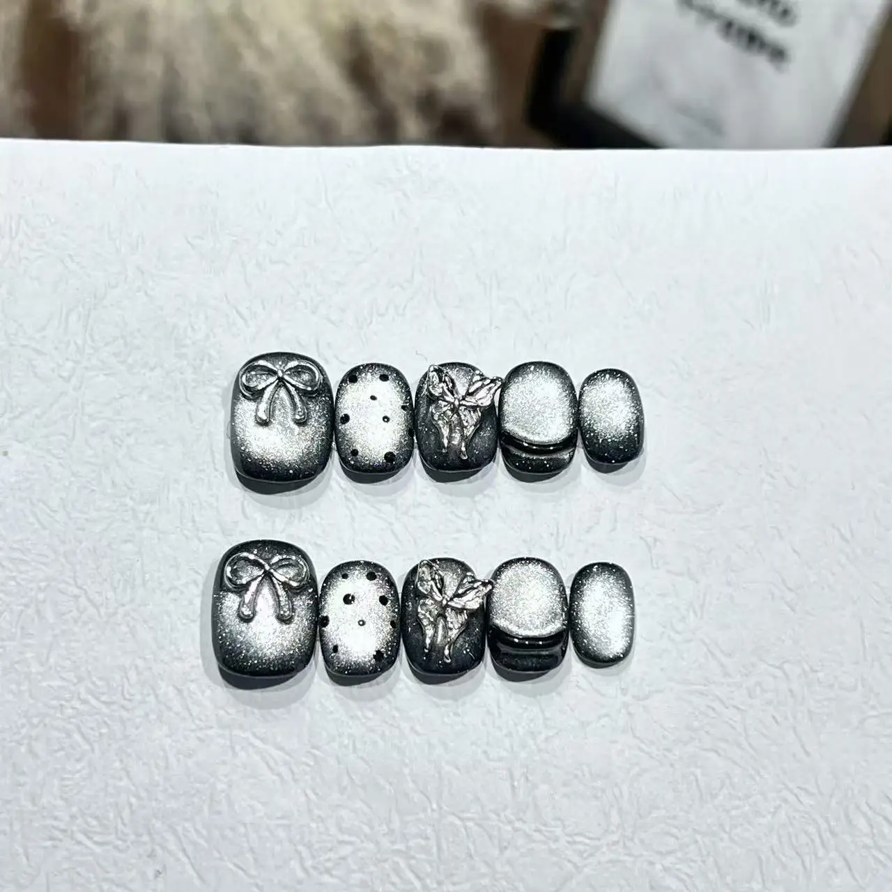 

10PCS Y2k Shiny Black Cat Eye Short Square Round Press on Nails Handmade 3D Metallic Silver Butterfly Bow False Nails Sweet Cool