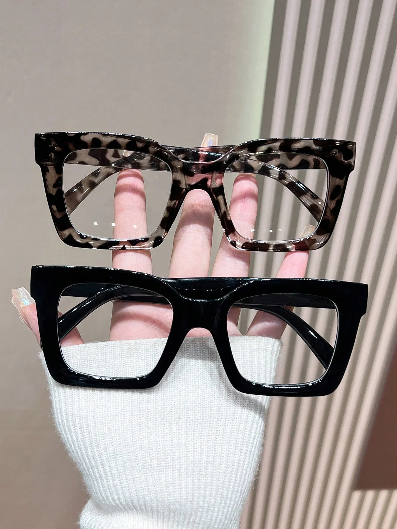 1/2 Stück Damen-Brille mit quadratischem Rahmen, Schildpattfarbe, transparente Linse, einfacher klassischer Stil, geeignet für tägliche Reisen – Detail 5