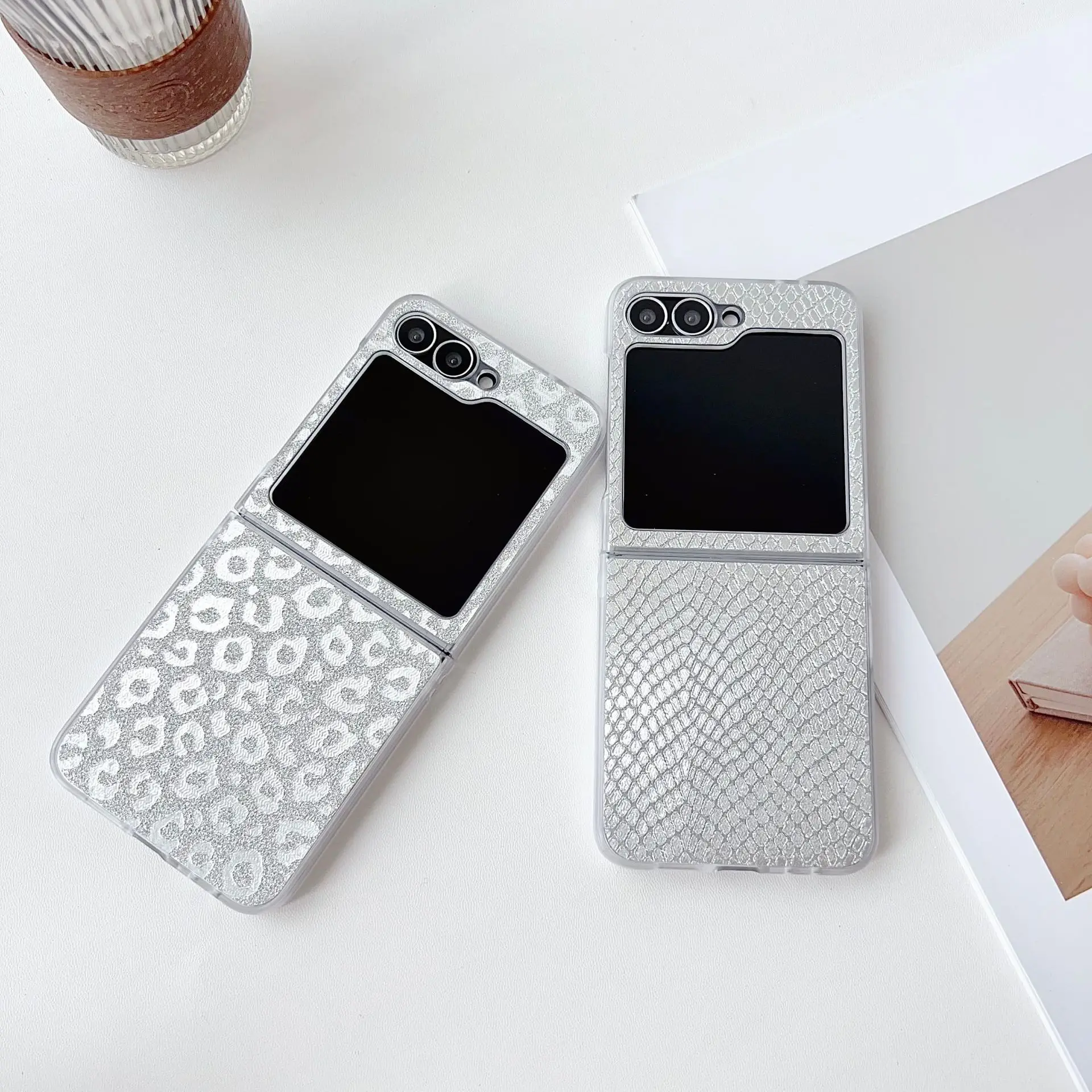 

Laser Leopard Phone Case For Samsung Galaxy Z Flip 7 6 5 4 Protective Back Cover For ZFlip5 ZFlip6 ZFlip7 Case Shell