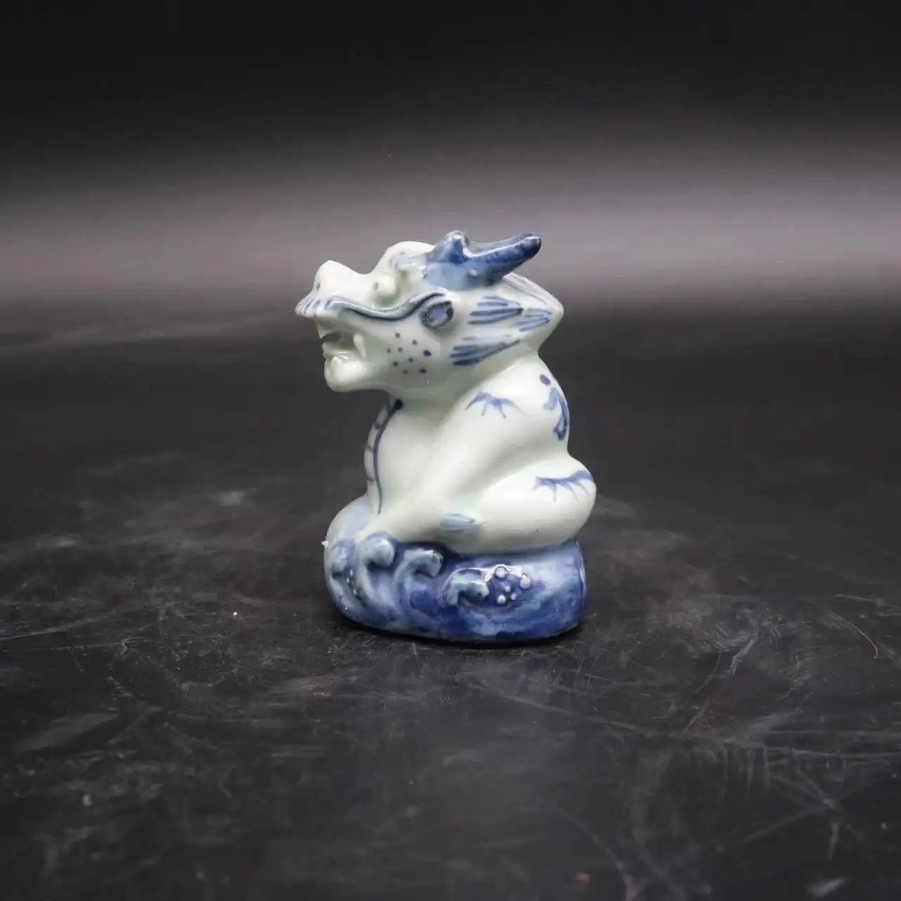 Chinese Blue And White Porcelain Dragon-Shaped Inkstone Water Droplet 3.5Inch