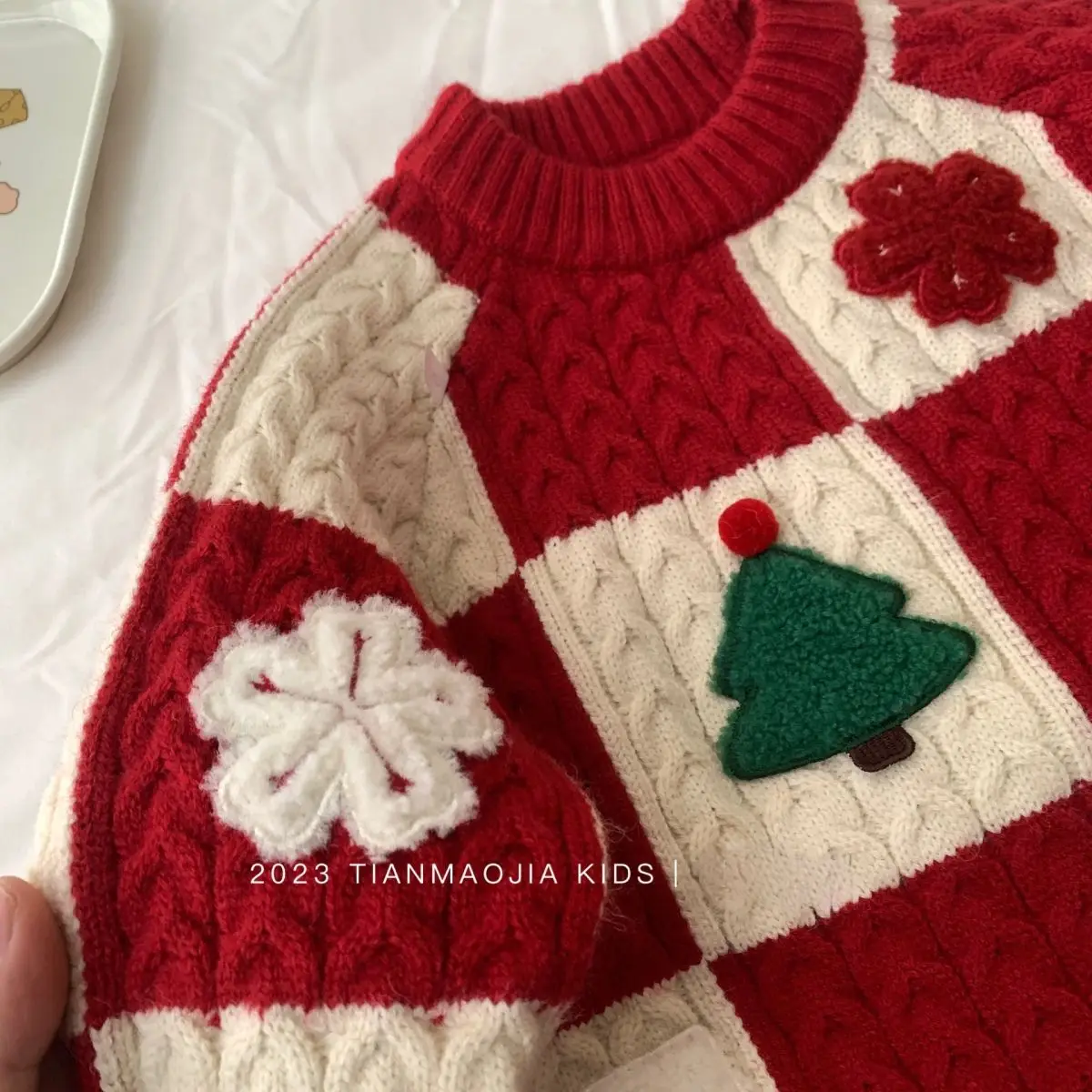 Girls\' Sweater Autumn/Winter New Collection Christmas Children\'s Red Round Neck New Year Striped Bear Knitted Top