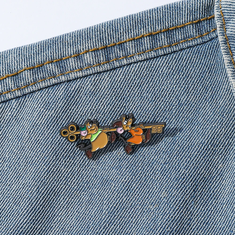 1 قطعة الرسوم المتحركة لطيف خرافة سندريلا بروش جاك وجوس المينا دبوس ظهره الملابس والمجوهرات شارة معدنية اكسسوارات هدية