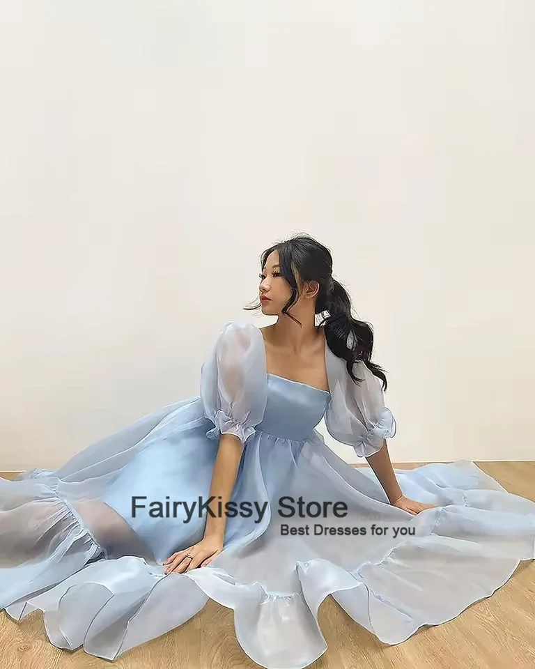 FairyKissy Blaues Organza-Abschlussballkleid mit kurzen Ärmeln, Puffärmel, maßgeschneidertes Abschlussfeierkleid, Teelänge, Festzug-Roben de Soirée