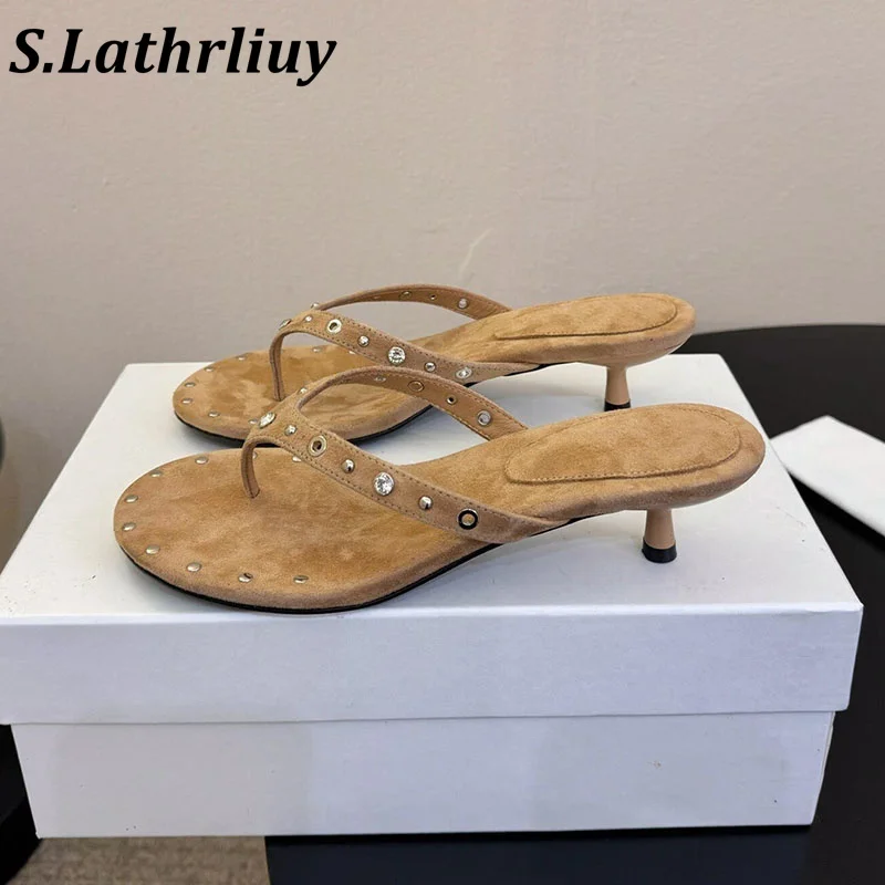 Women's fashionable solid color rivet decoration middle heel flip flops summer casual multifunctional office commuting sandals