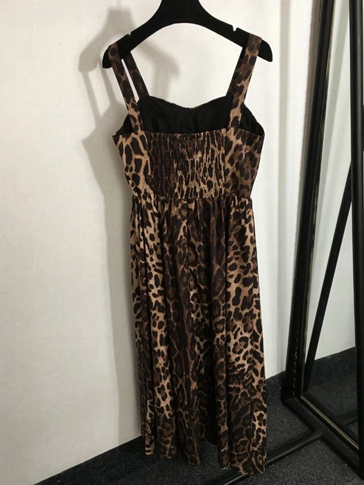 Retro sexy suspender tube top leopard print dress Summer women\'s new high waist big swing dress fashion elegant A-line skirt.