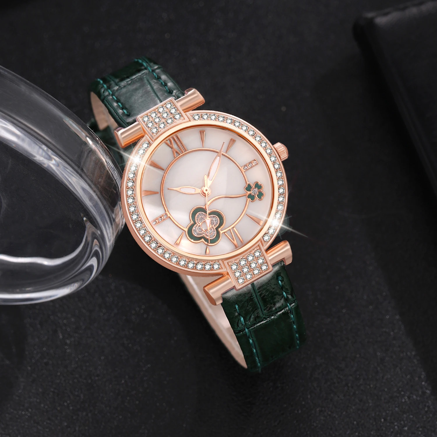 6 Piece Set Women Fashionable Quartz Green Watch Bracelet Casual Fashion Round Simple Watch Exquisite Multi-layer Bracelet Set