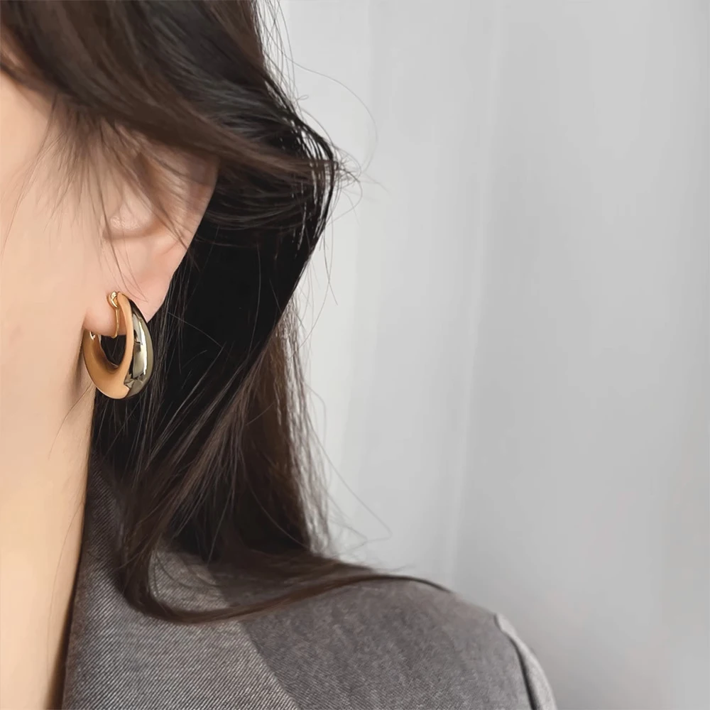 Vintage Thick Smooth Crescent Moon Rotatable Mosquito Coil Clip on Earrings for Women Minimalist Elegant Hoop Painless Jewelry