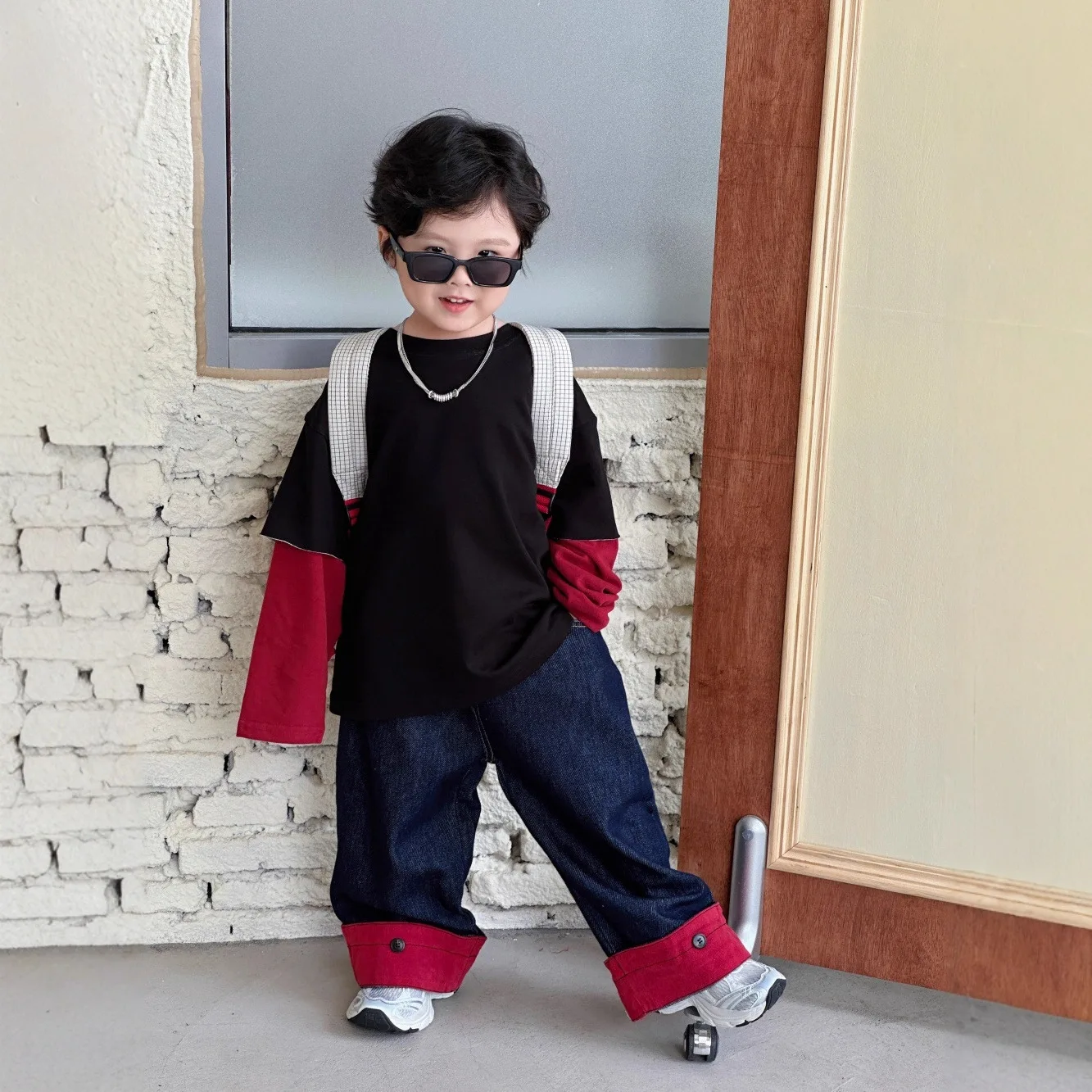 

Новинка 2023 года, детский лоскутный искусственный свитшот из двух предметов, корейская мода для мальчиков и девочек, свободный топ с круглым вырезом и цветными блоками