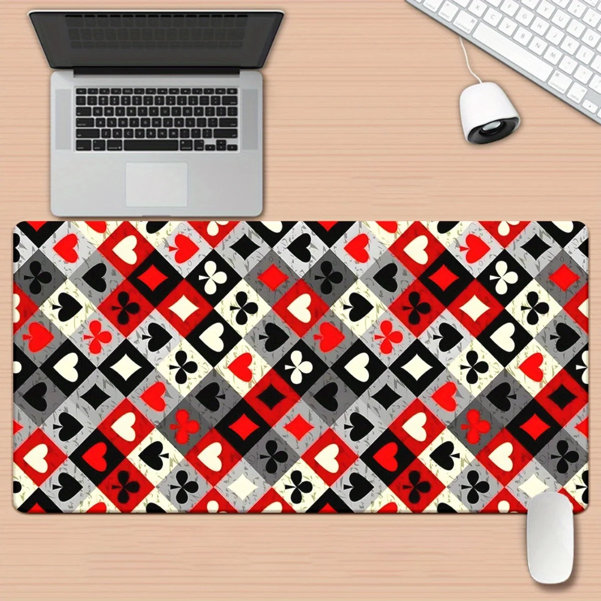 mousepad-xxl-de-mesa-em-ferro-forjado-com-estampa-hd-vermelha-da-marca-brand-poker-–-tapete-versatil-para-jogos-e-escritorio-com-superficie-lisa-–-Otima-opcao-para-presente