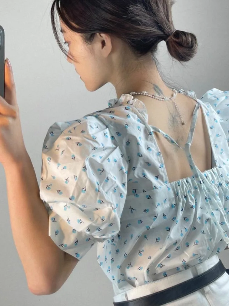 유행 신선한 꽃 레이스 캡 슬리브 v 넥 쇼 어깨 슬리밍 버블 슬리브 탑 여성 프랑스 스타일 반팔 셔츠