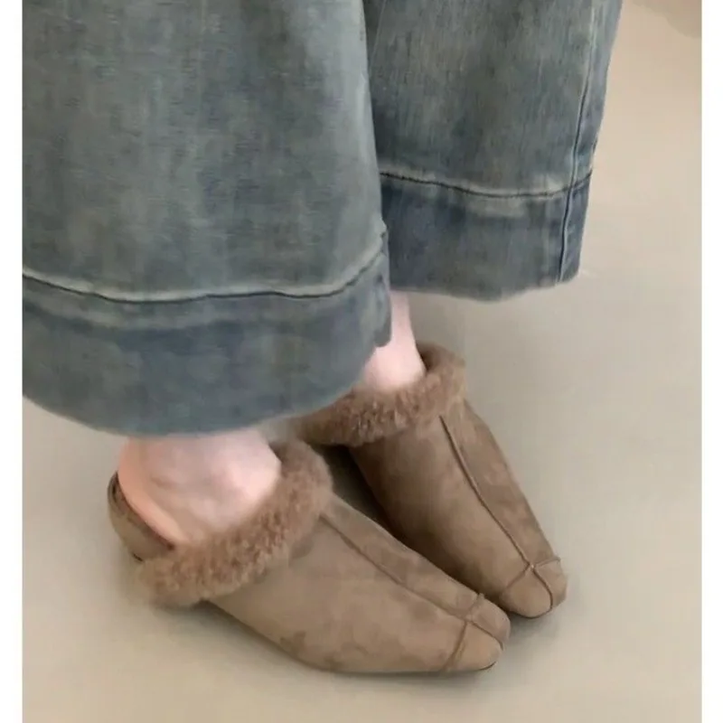 أرجل طويلة، نصف شبشب برأس خبز مخملي عتيق للنساء، قدم واحدة سهل الارتداء بمقدمة مربعة كسولة بالإضافة إلى شبشب من الفرو المنفوش