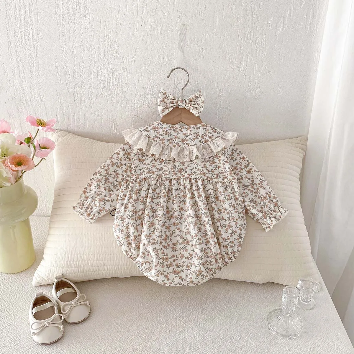 Spring Baby Girl Soft and Comfortable Floral Jumpsuit, Baby Girl Cute Doll Collar Small Floral Long Sleeve Jumpsuit, Bow Hair Ba