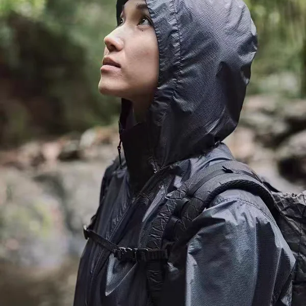 

Lightweight Breathable Unisex Outdoor Functional Jacket Loose Fit UV Protection Outerwear Skin-friendly Polyester Fabric