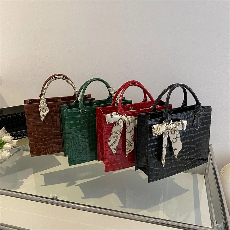 Lady New Crocodile Print Handbag Women\'s  Vintage Fashion Commuting Shoulder Bags Simple Solid Color Tote Bag Gift For Mommy