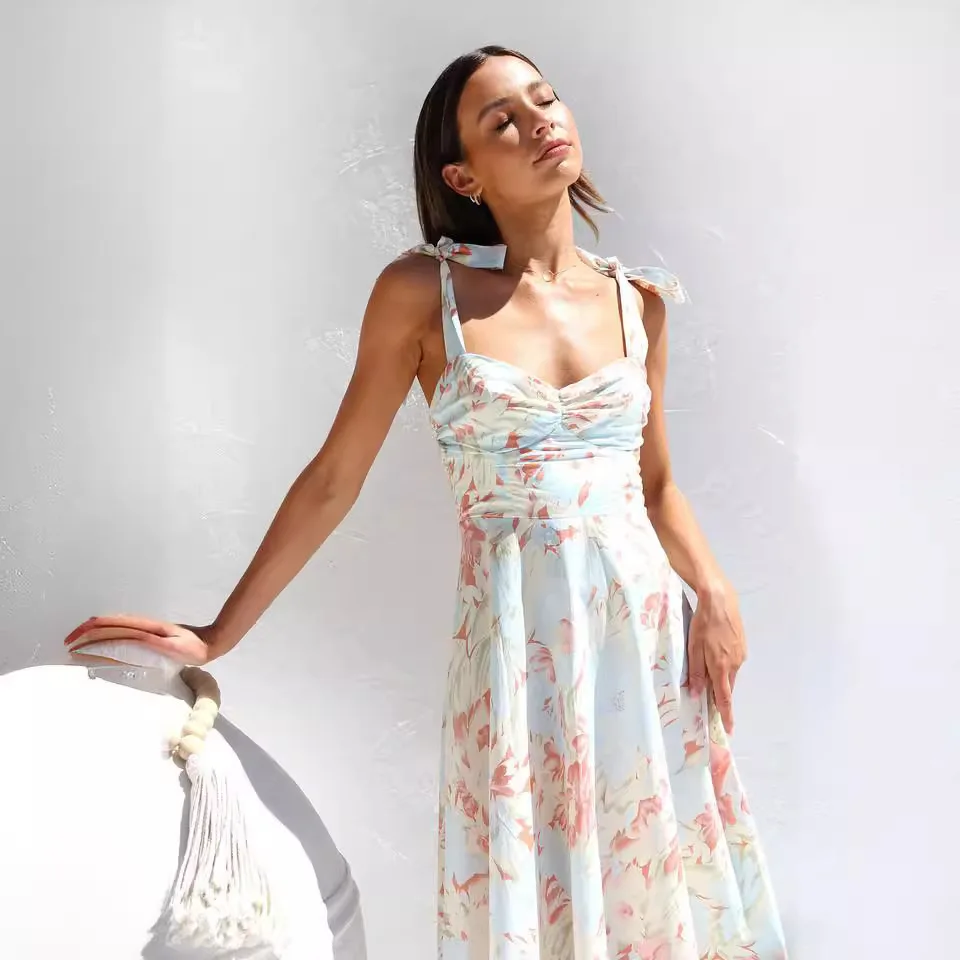 "Zeyla 2025 Vestido veraniego con cuello en V Vestido midi floral de cintura delgada para mujer Traje boho chic de moda de verano"