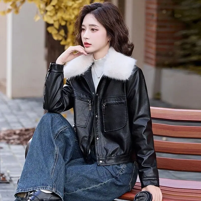 Novo 2025 moda feminina jaqueta de couro curto moda roupas da motocicleta inverno versátil adicionar veludo engrossado casaco de couro