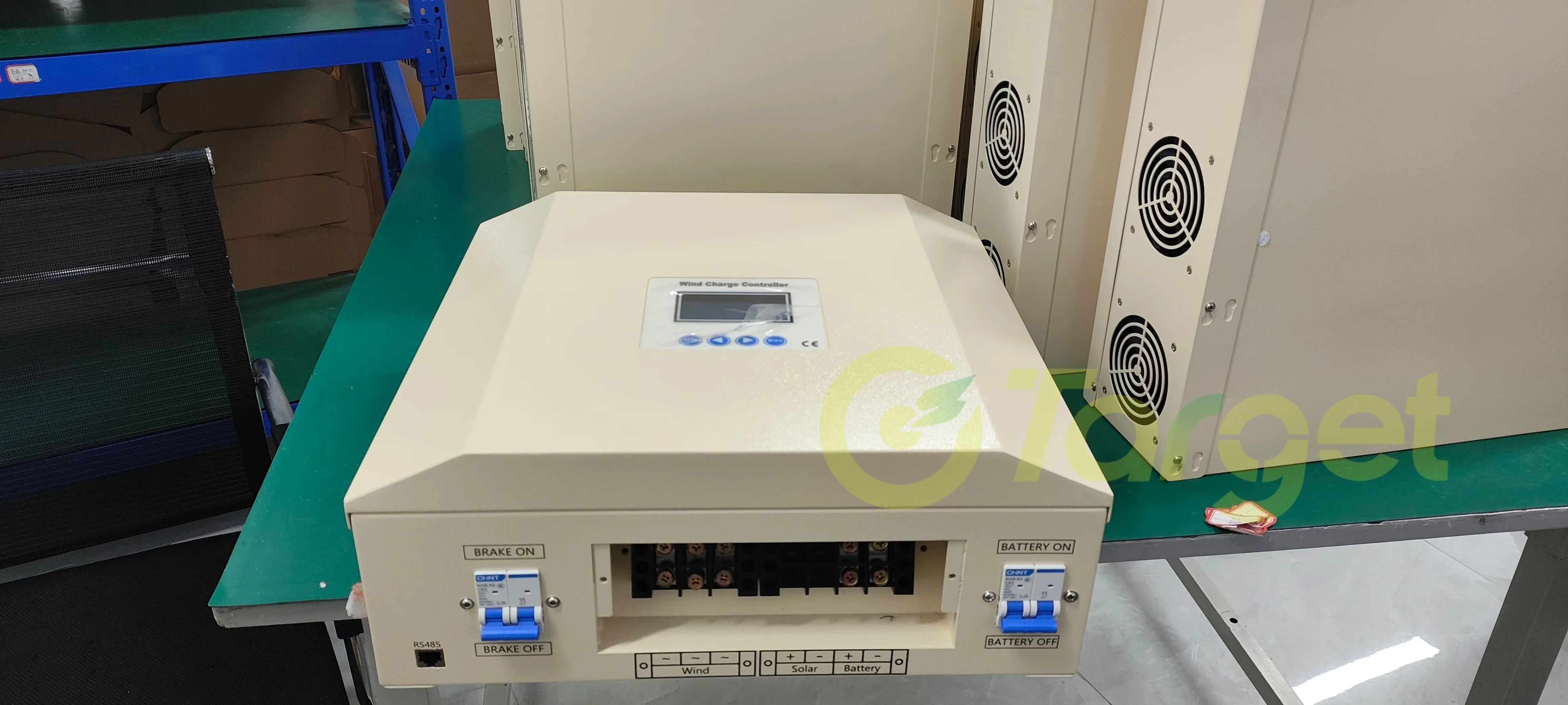 جهاز التحكم بالشحن الهجين 3000 واط 10000 واط 20KW 25KW 60 فولت 230 فولت 120 فولت لوحة طاقة شمسية مولد الرياح منظم للنظام المنزلي Lifepo4