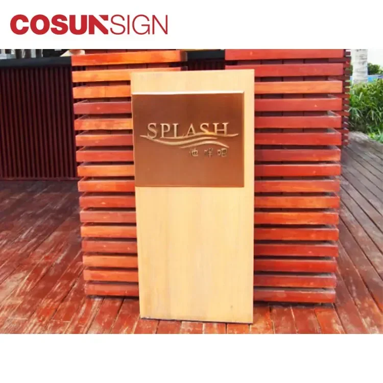 صندوق إضاءة لافتة LED خارجي بتصميم علامة تذكاري حديث للإعلان