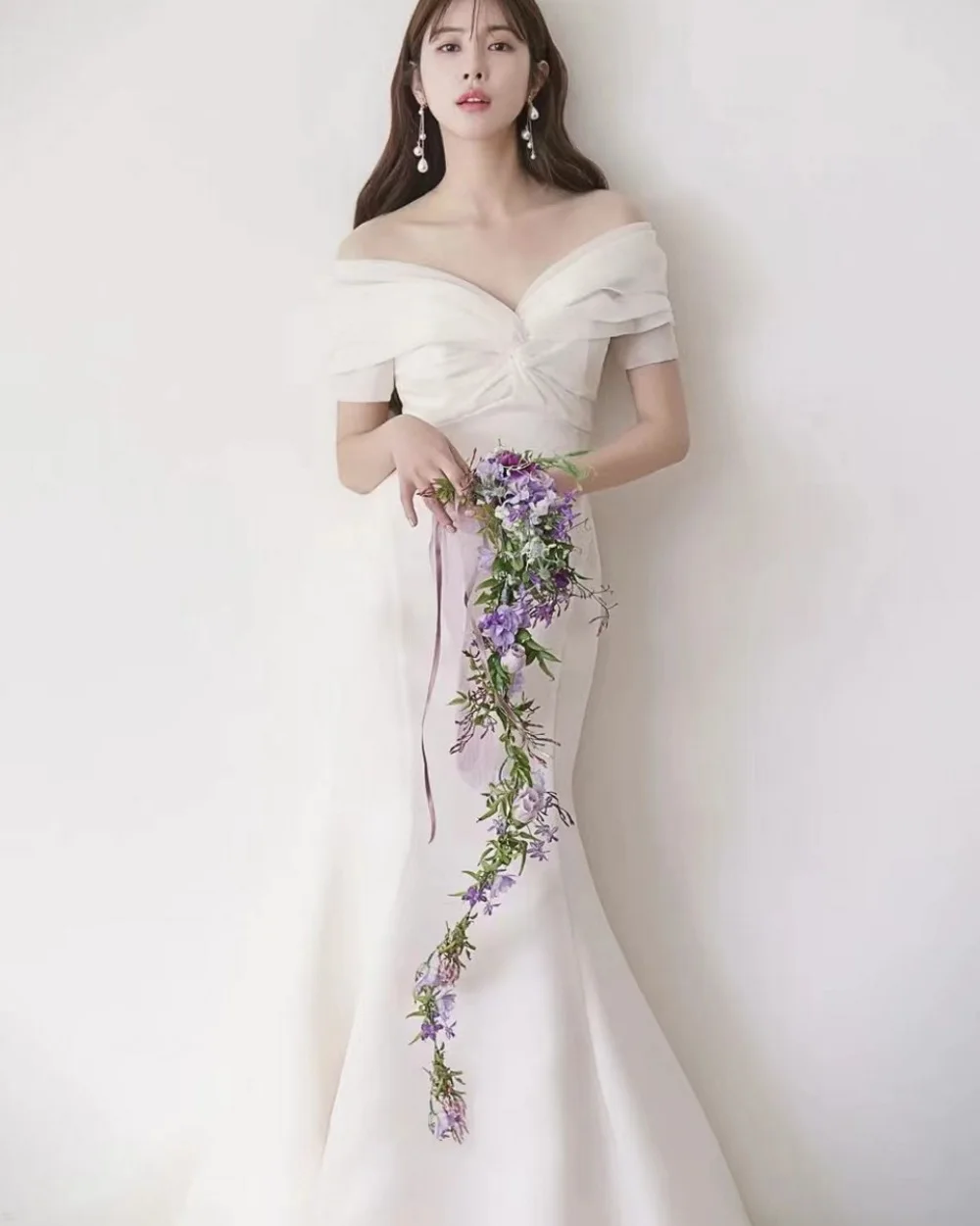 2022 neue Design Elfenbein Hochzeit Kleid Off-Schulter Sweep Zug Kurzen Ärmeln 웨딩드레스 Organza Backless Koreanische Meerjungfrau Brautkleider