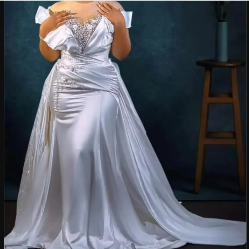 

Customized Sheer Neck Sparkly Pearls Beads Wedding Dress Robe De Mariée Satin Bridal Gown with Detachable Train