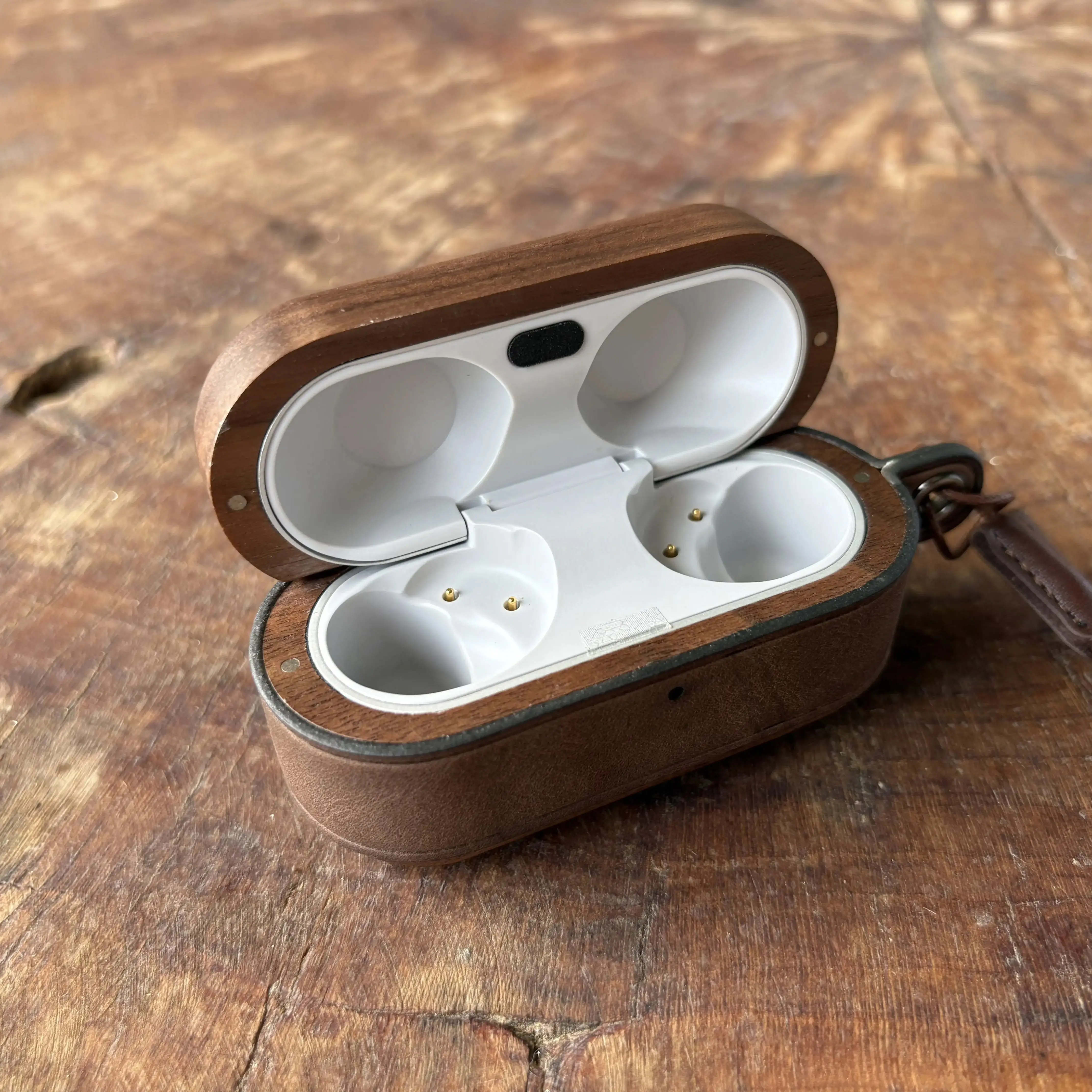 オリジナル木製レトロイヤホンケース Panasonic Technic EAH-AZ100 用、クルミ材製保護カバー