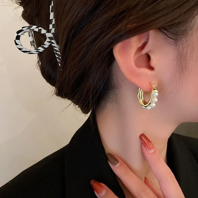 Classic Retro U-shaped Geometric Inlaid Pearl Ear Buckle Women Elegant Fashion Earrings Jewelry Dairy Party Wearing