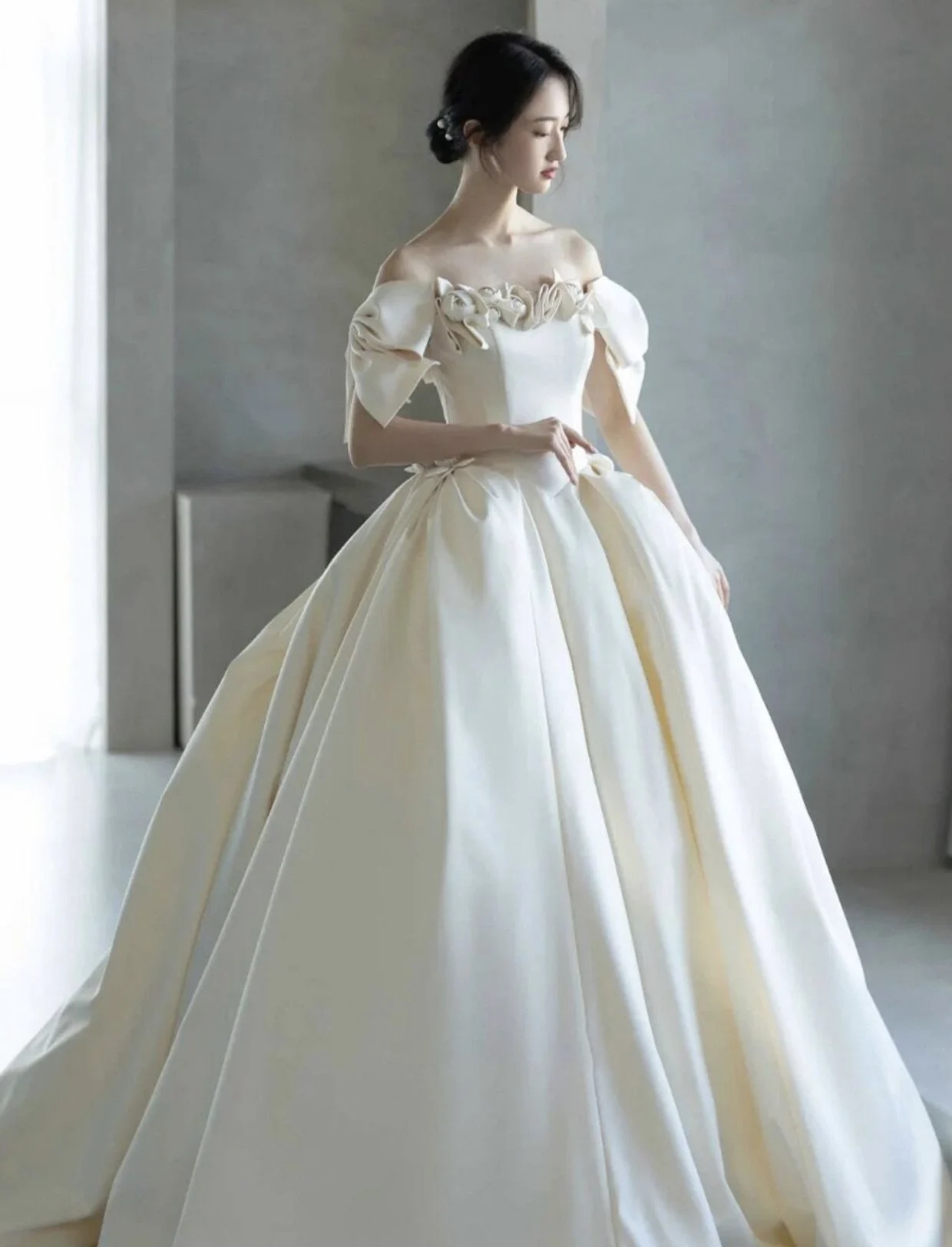 

Blue gauze classic deep V neck long sleeve wedding dress elegant A-line tea long bridal dress simple vestibule