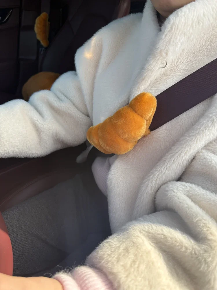 Niedliches Croissant-Autokopfstützenkissen, Plüsch-Brot-Sicherheitsgurtbezug, Auto-Kopfstützenpolster, Auto-Innendekor-Accessoires – Detail 4
