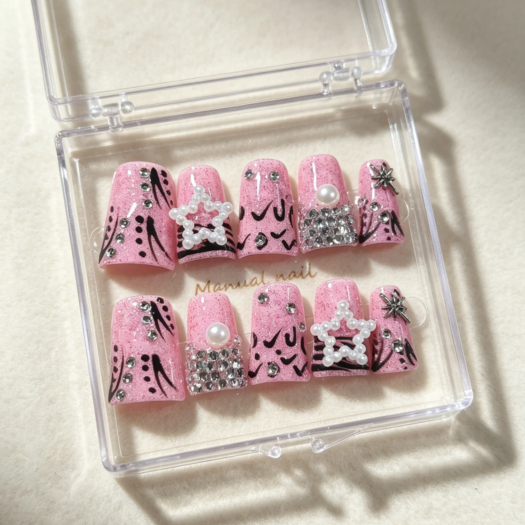 10 Stück handgepresste Nägel in Entenschnabelform, schöne künstliche Nägel, schwarz-rosa Glitzer-Graffiti-Sterne, geeignet für Frauen – Detail 2