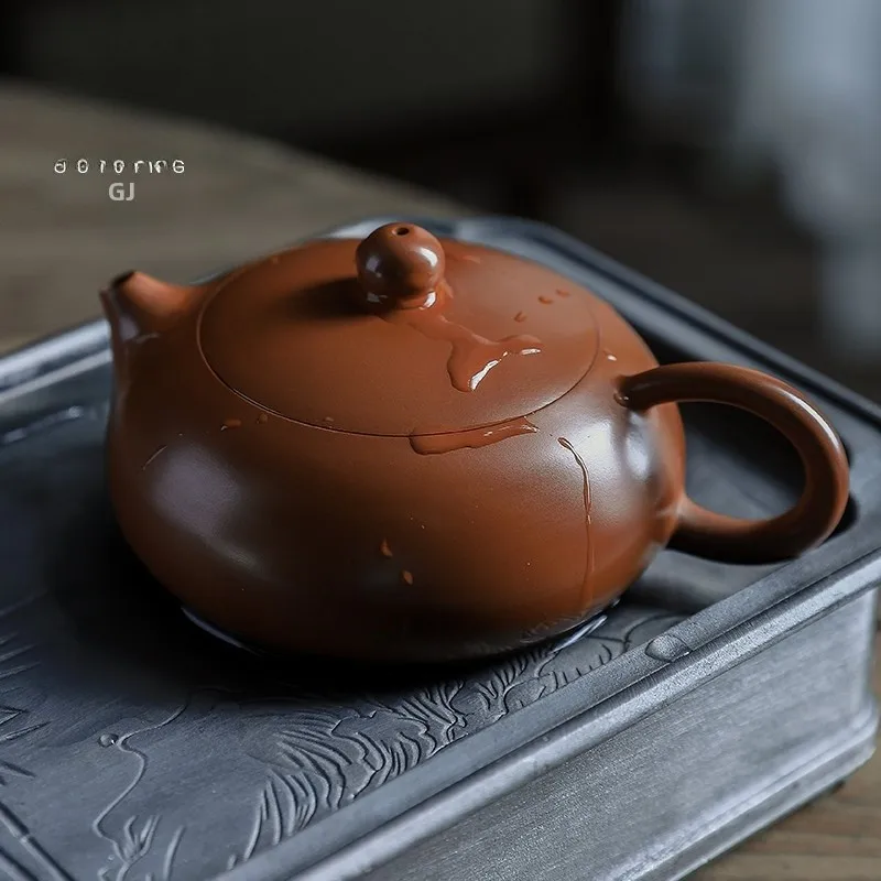 

Чайник из глины Чжаоу ручной работы, малый, тонкостенный, из красной глины, изготовленный вручную, в стиле ретро, из оригинальной шахты.
