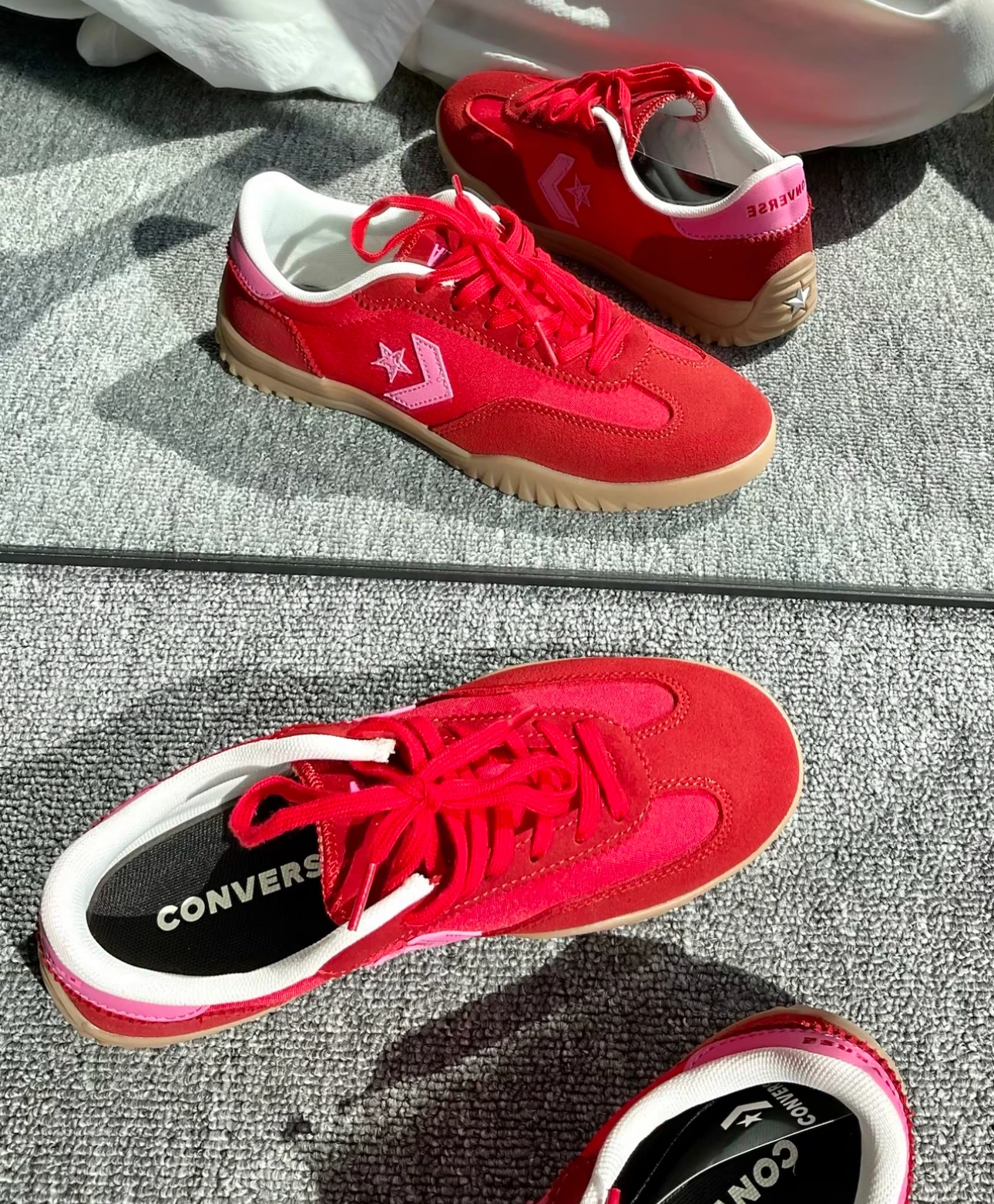 

Converse Run Star Trainer Повседневная обувь с низким вырезом в стиле ретро для мужчин и женщин красного цвета