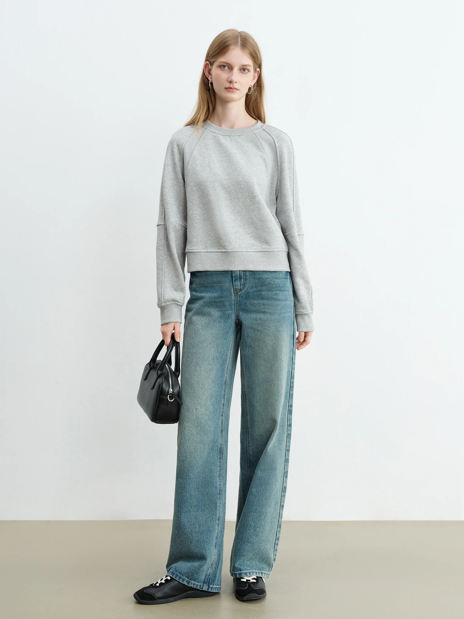 ZIQIAO Petite Sense Structure Raglan Sleeve Pullover Sweatshirt For Women 2025 Autumn New Round Neck Solid Color Top 25ZQ93075